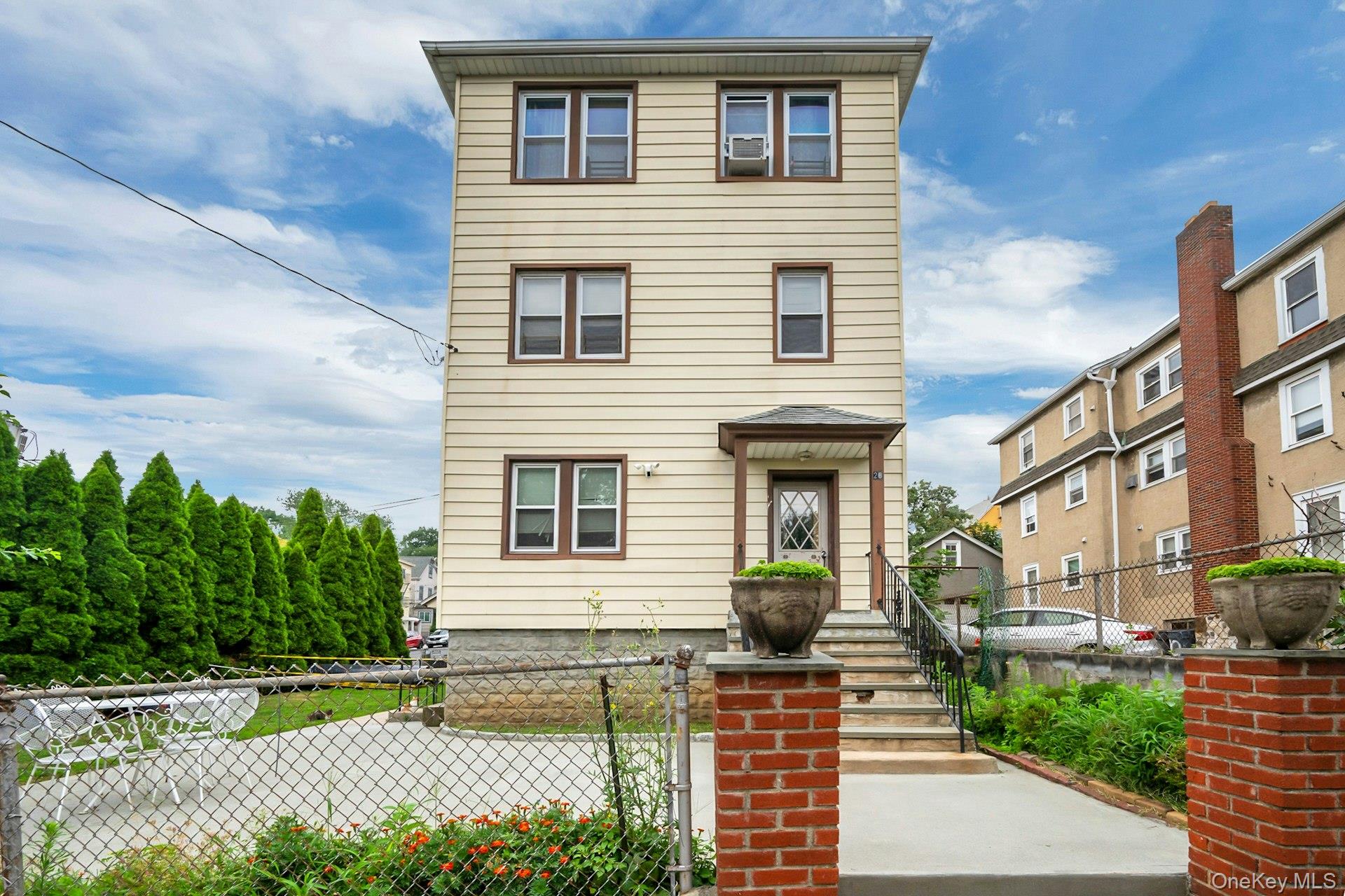 26 4th Street – For Sale