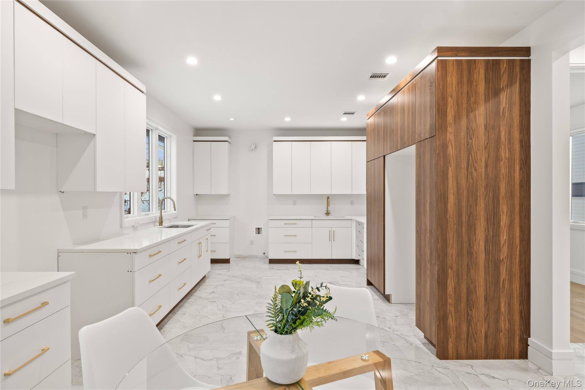 8 Memorial Park Drive – For Sale photo 15