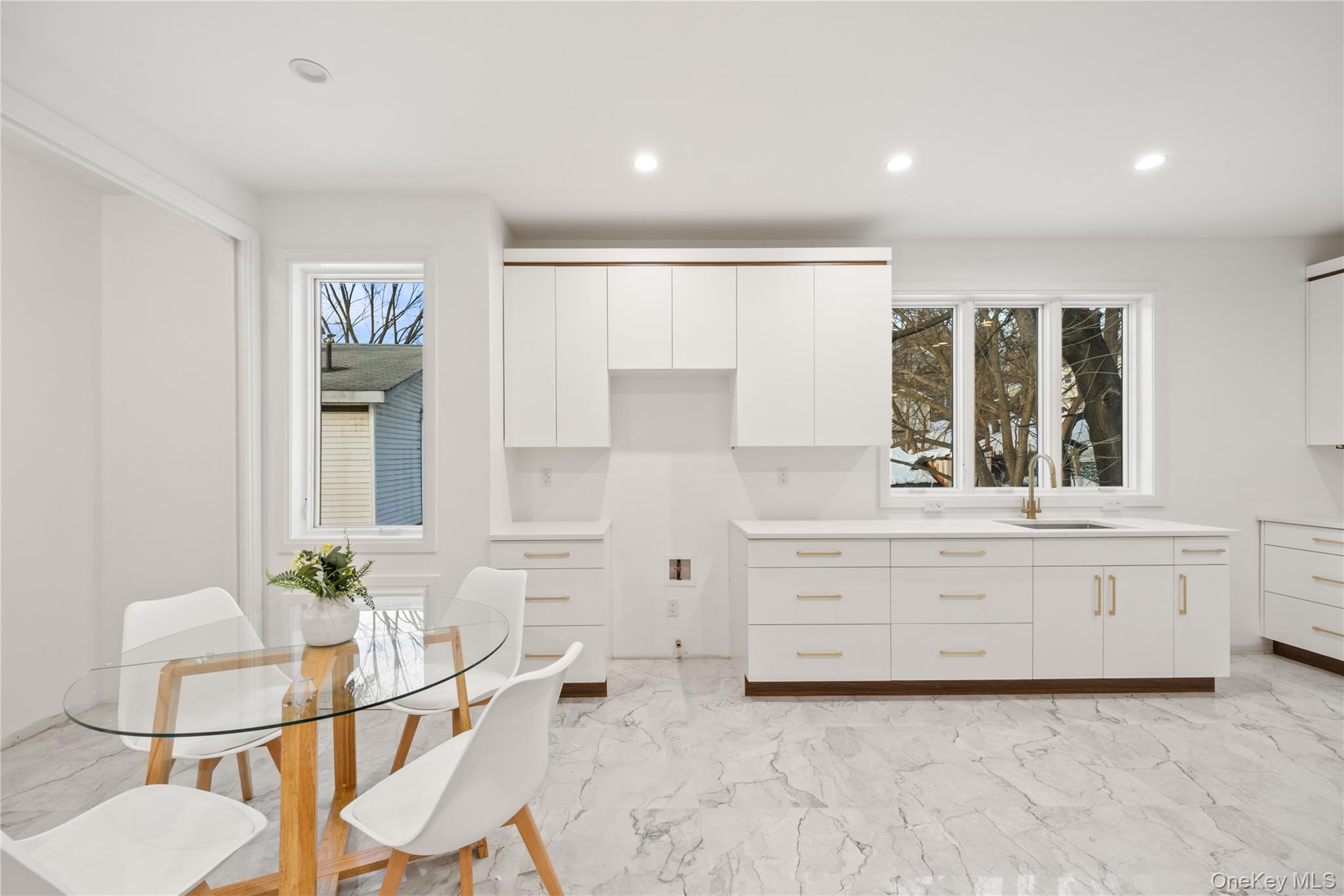 8 Memorial Park Drive – For Sale photo 14