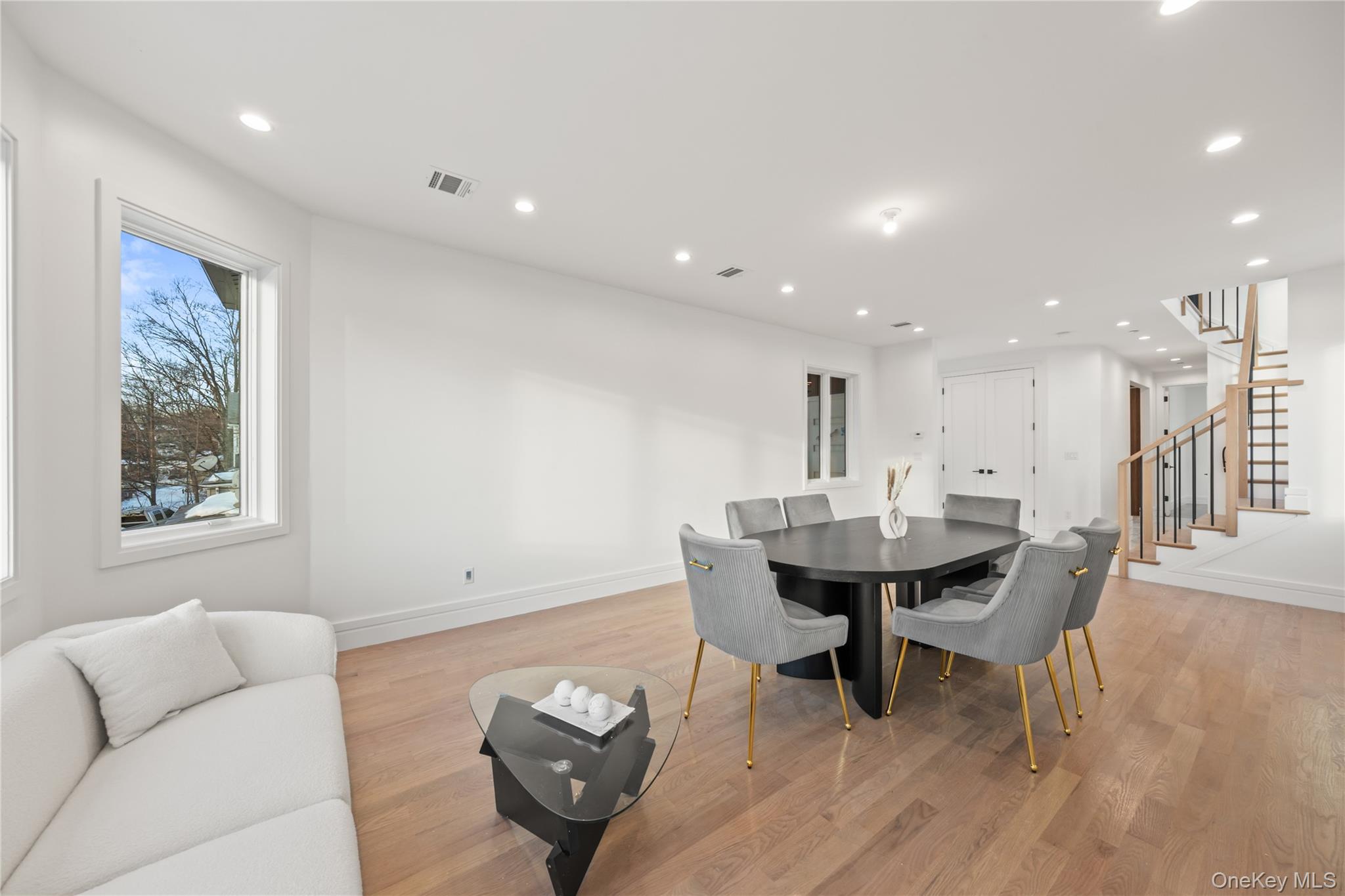 8 Memorial Park Drive – For Sale photo 8