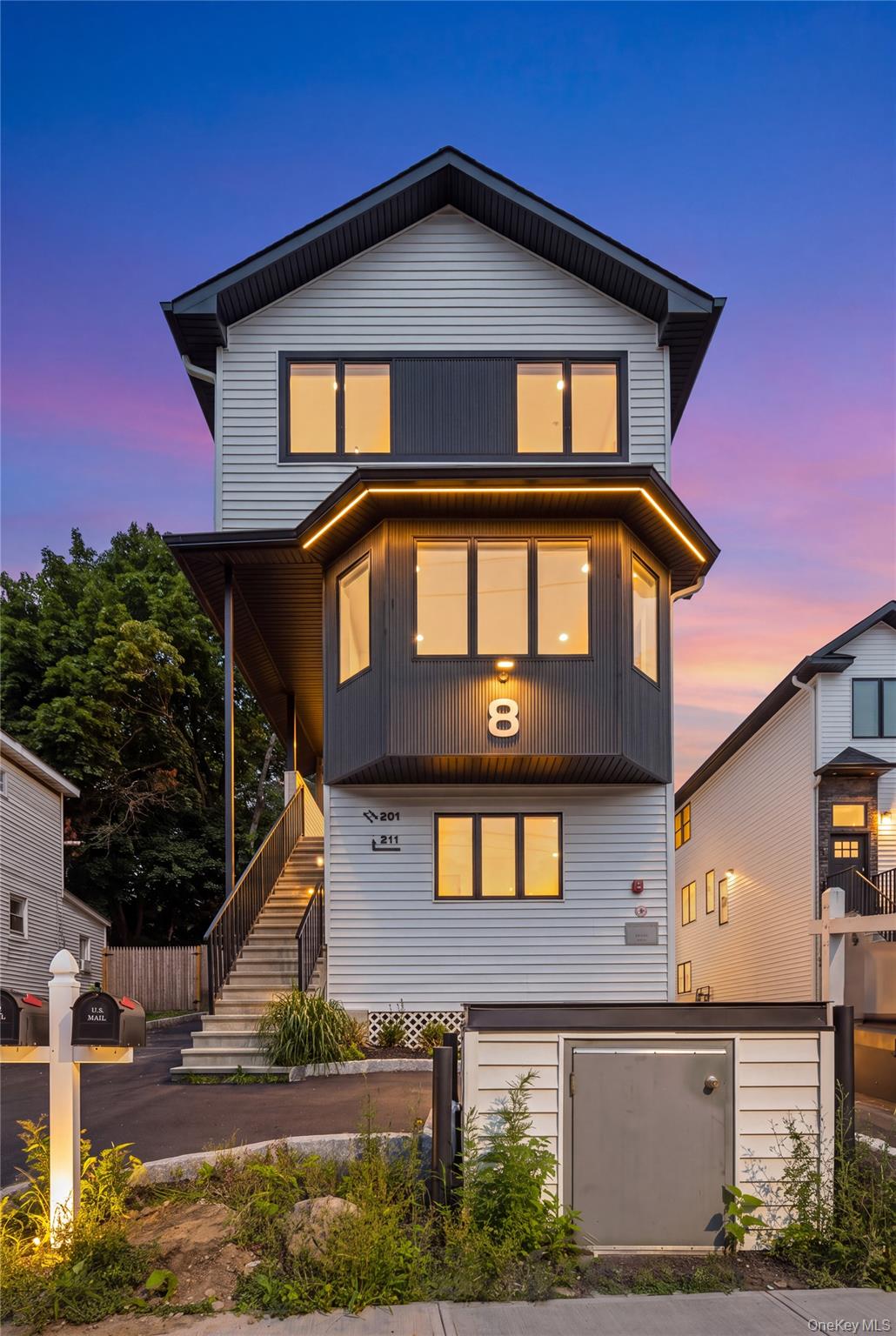 8 Memorial Park Drive – For Sale