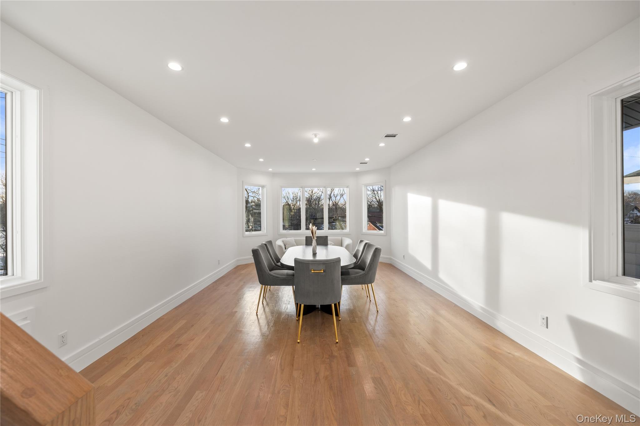 8 Memorial Park Drive – For Sale photo 6