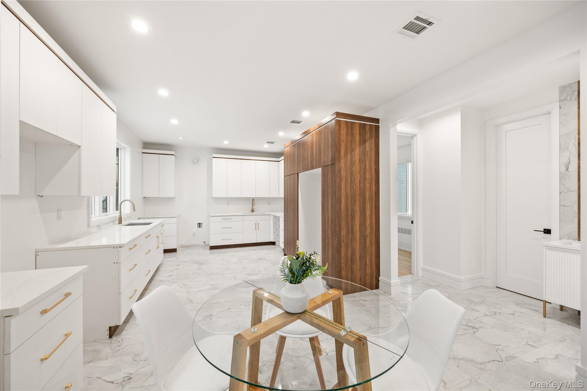 8 Memorial Park Drive – For Sale photo 16