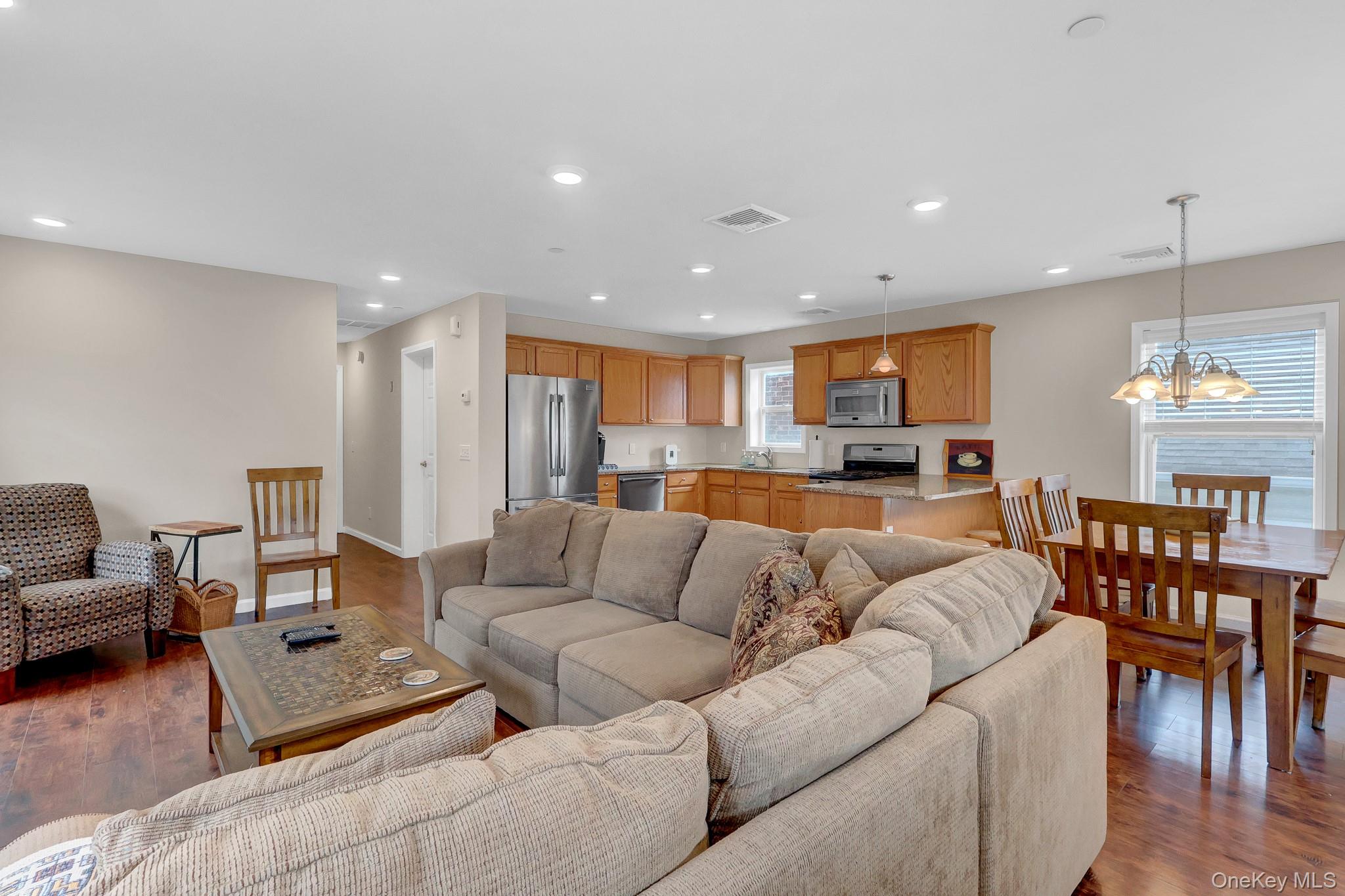72 Arizona Avenue – For Sale photo 6