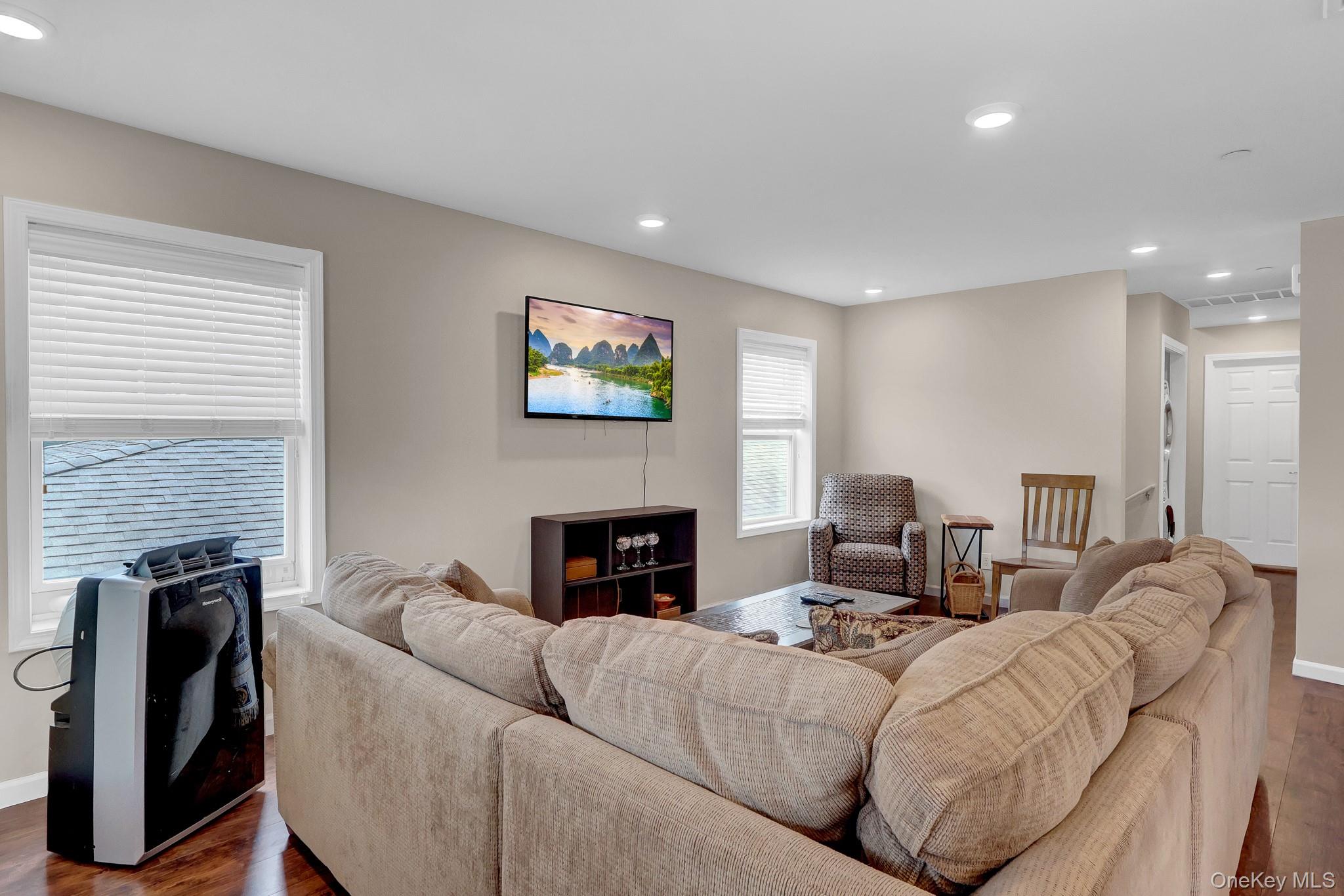 72 Arizona Avenue – For Sale photo 5