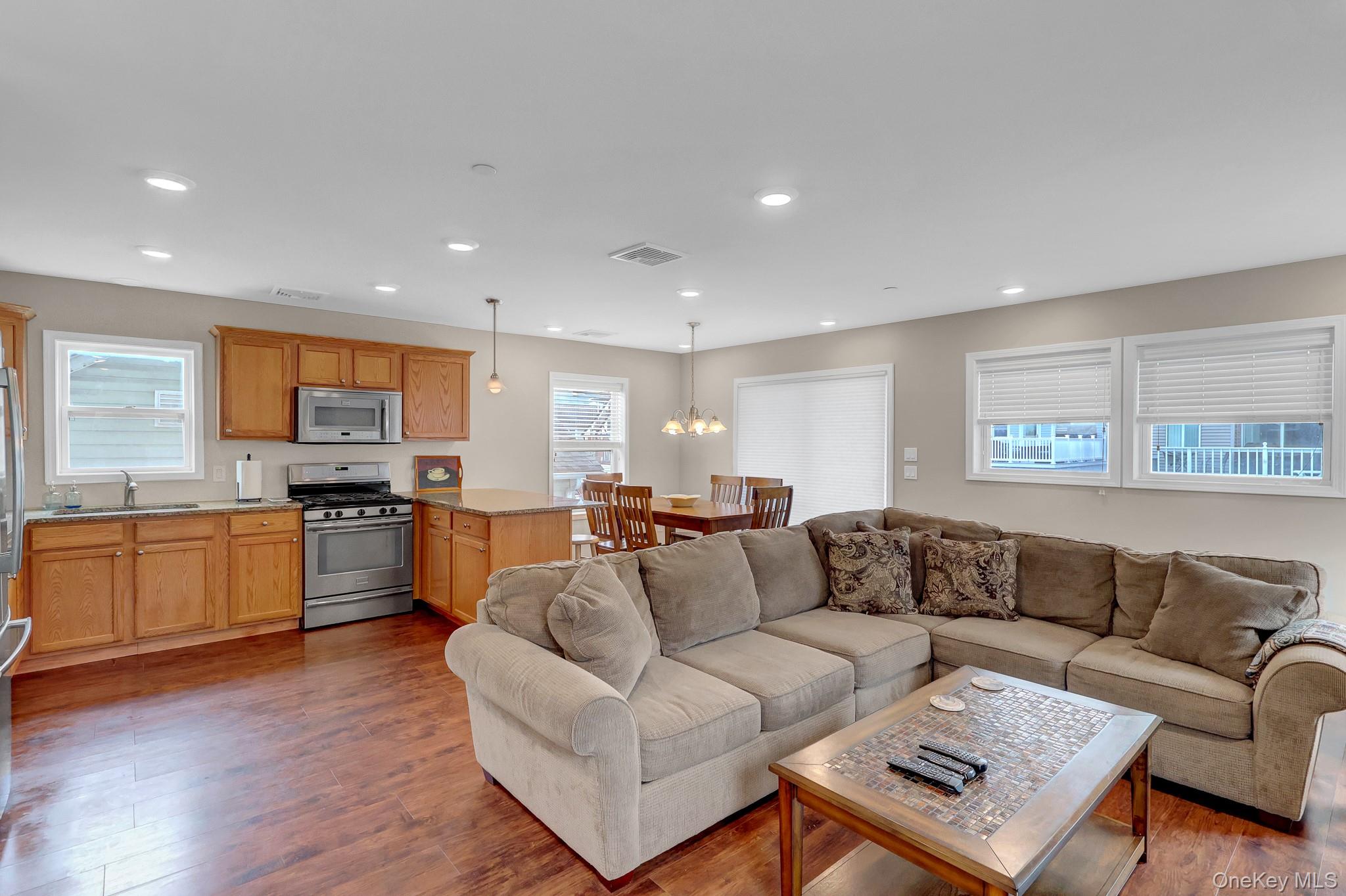 72 Arizona Avenue – For Sale photo 11