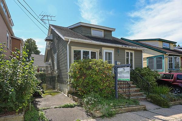 233 8th Avenue – For Sale