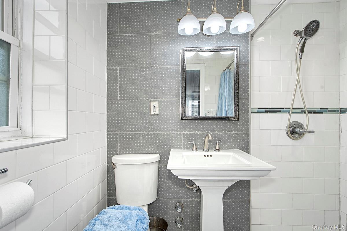 709 Warburton Avenue, Unit 2F photo 19