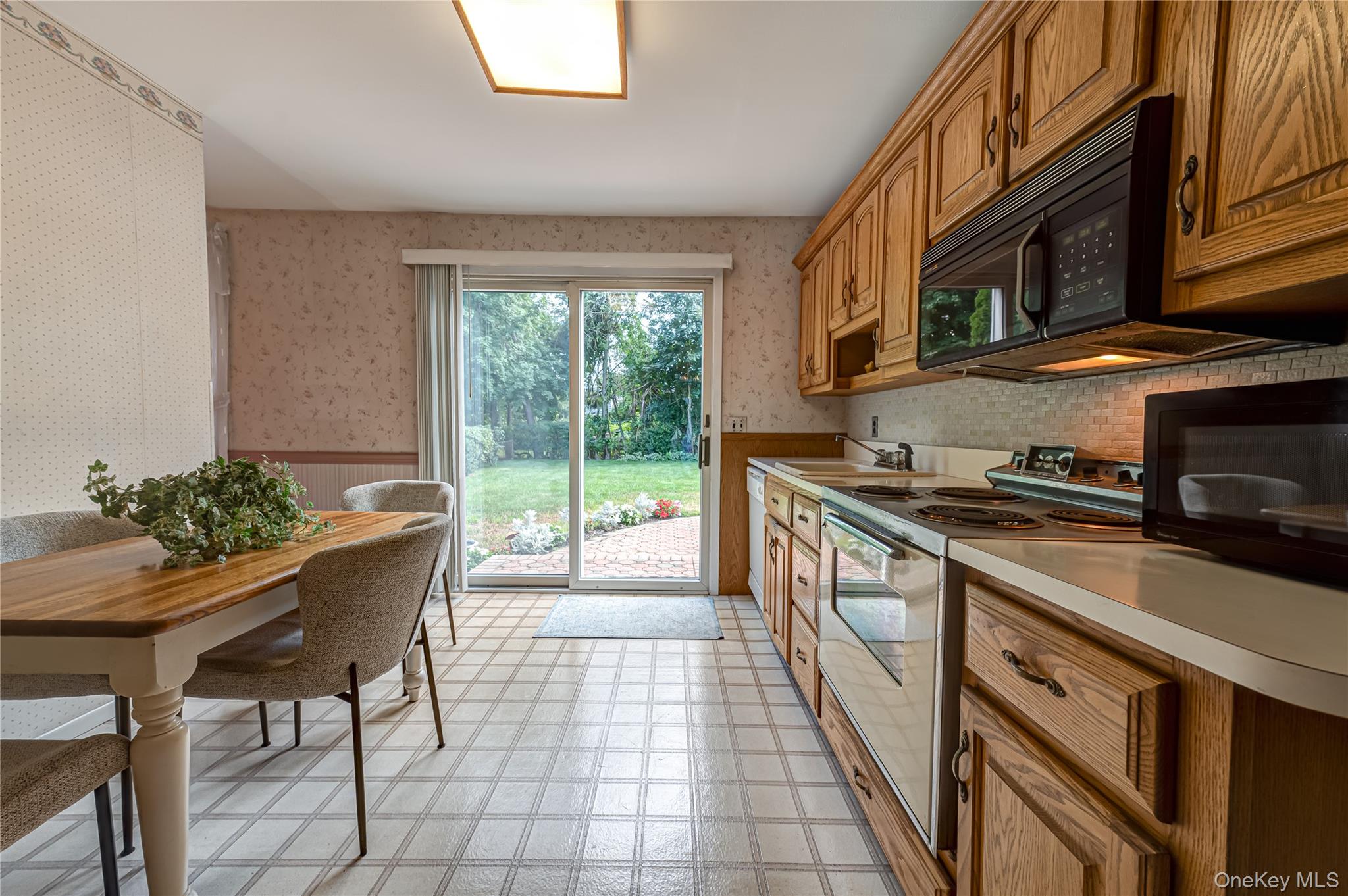 607 7th Avenue – For Sale photo 12