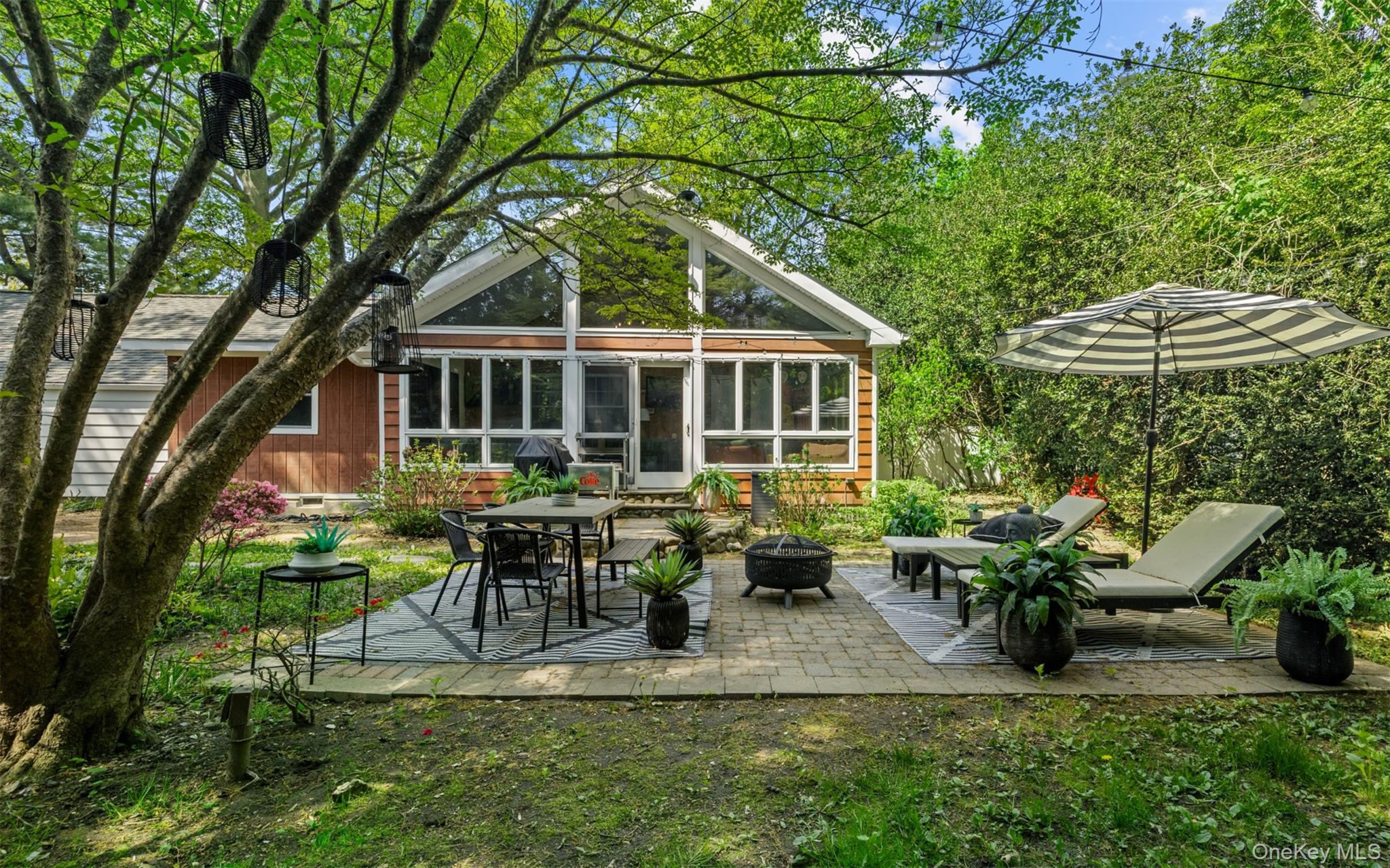 194 W Neck Road – For Sale photo 3
