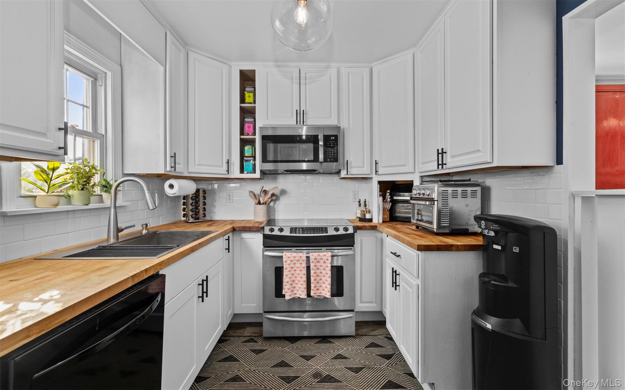 194 W Neck Road – For Sale photo 9