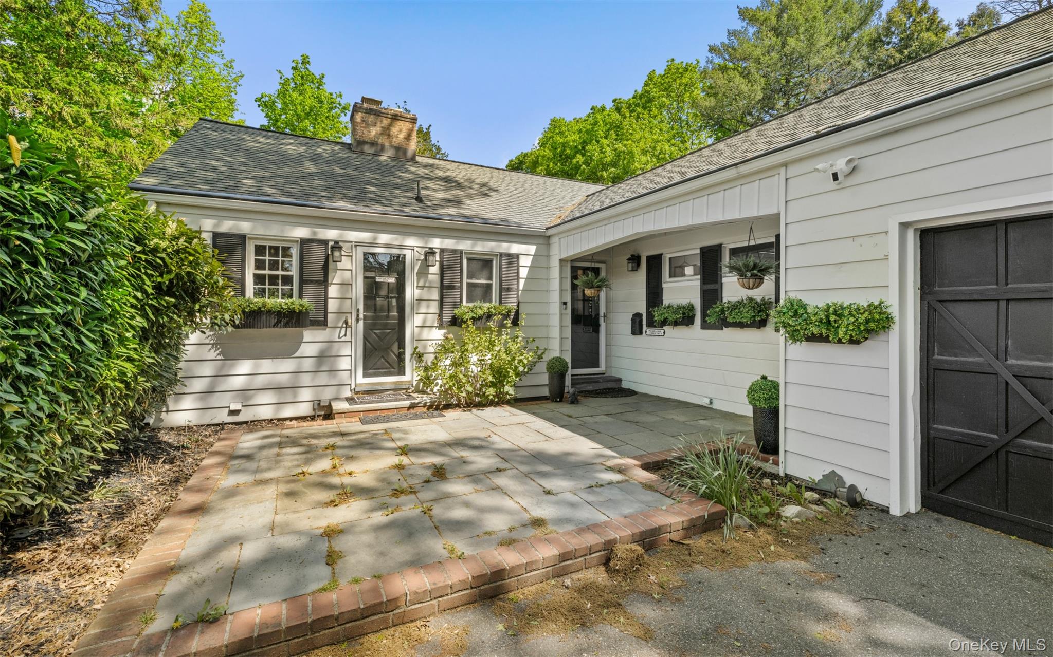 194 W Neck Road – For Sale