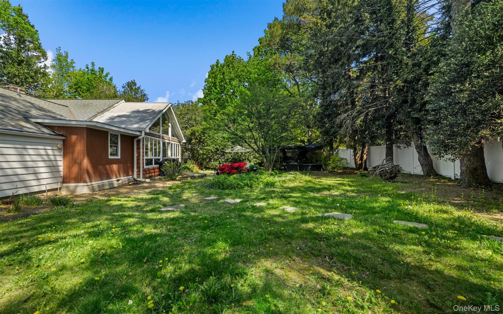 194 W Neck Road – For Sale photo 22