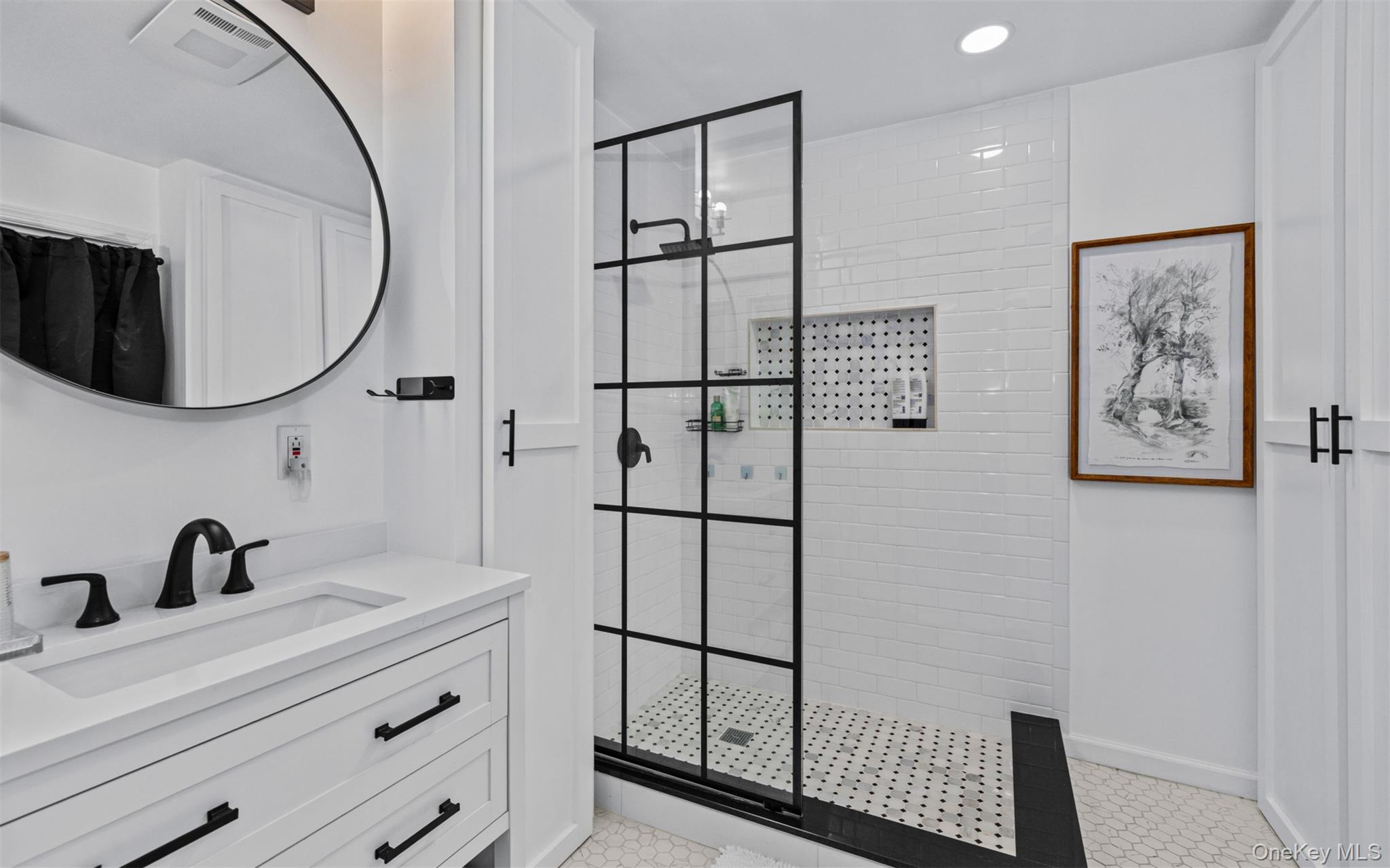 194 W Neck Road – For Sale photo 15