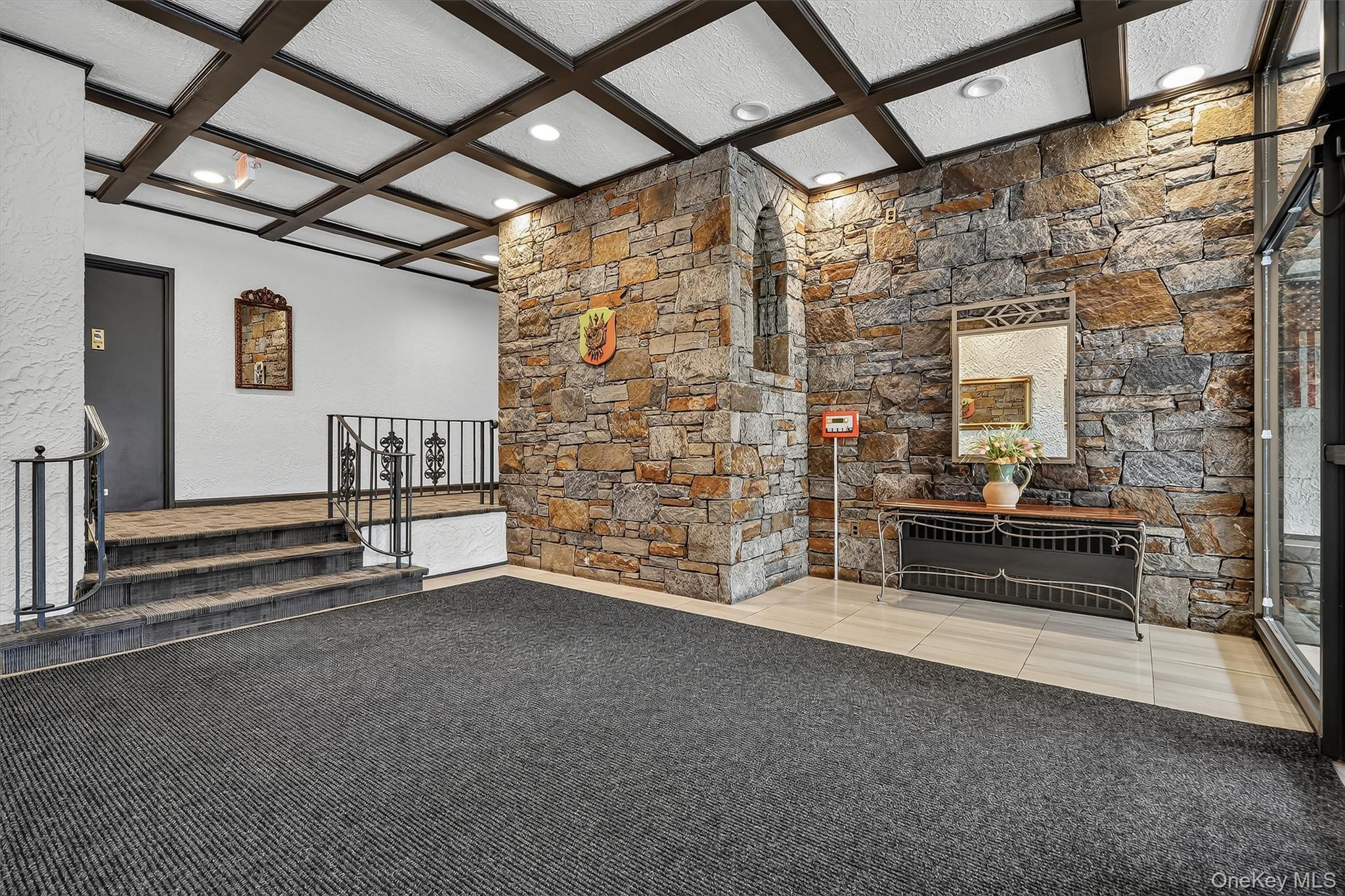 25 Franklin Avenue, Unit 6C photo 4