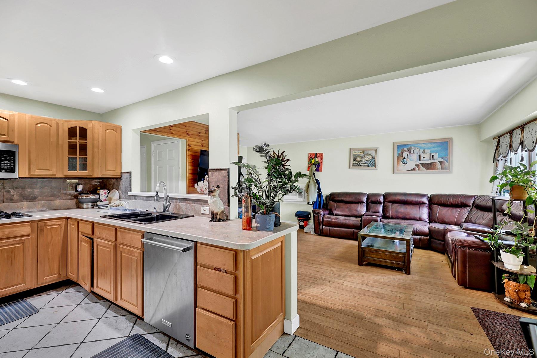 1537 Madison Street – For Sale photo 5
