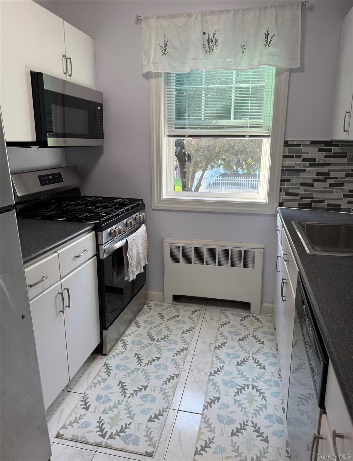 226-09 Union Turnpike, Unit B photo 6