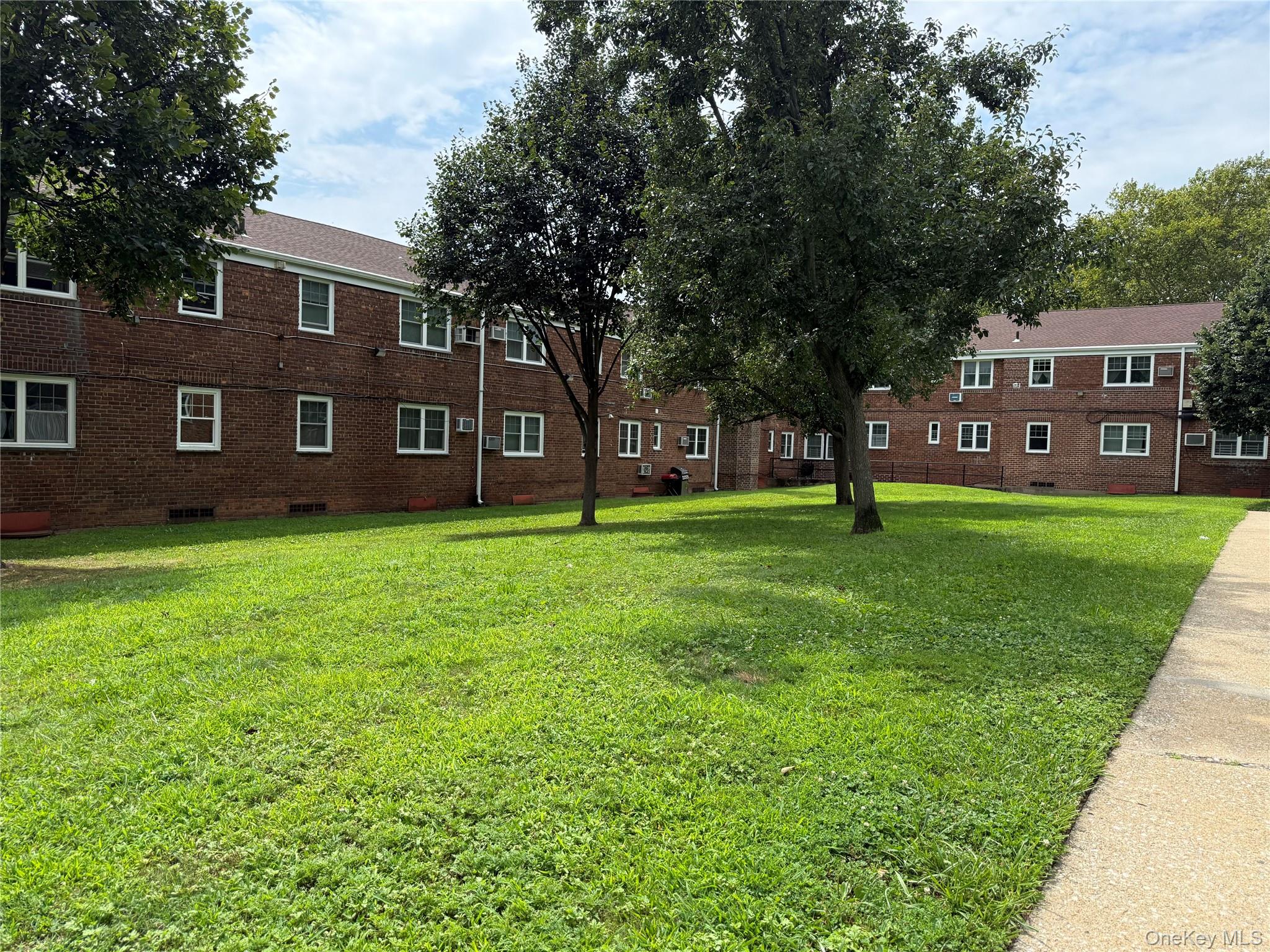 226-09 Union Turnpike, Unit B photo 16