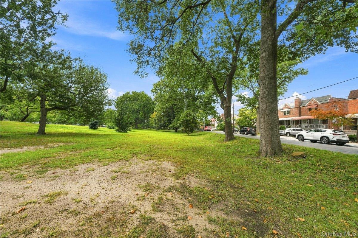 1463 Pelham Parkway N – For Sale photo 6