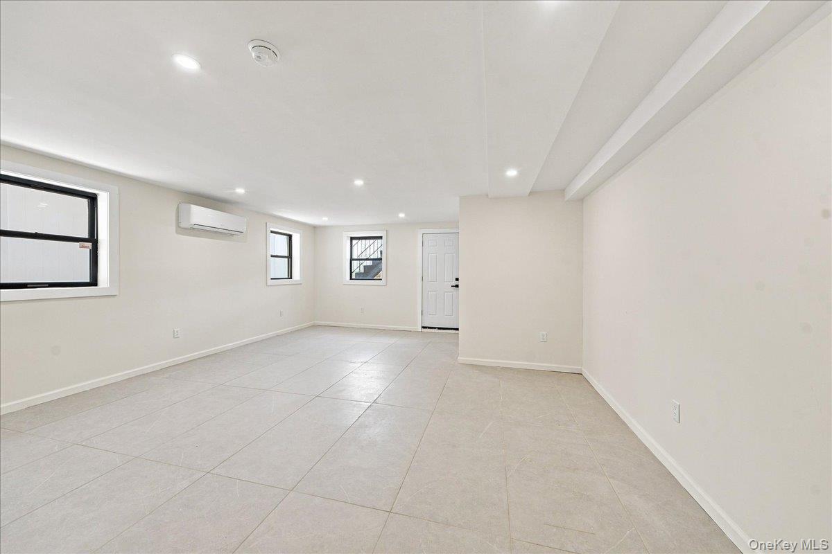1463 Pelham Parkway N – For Sale photo 26