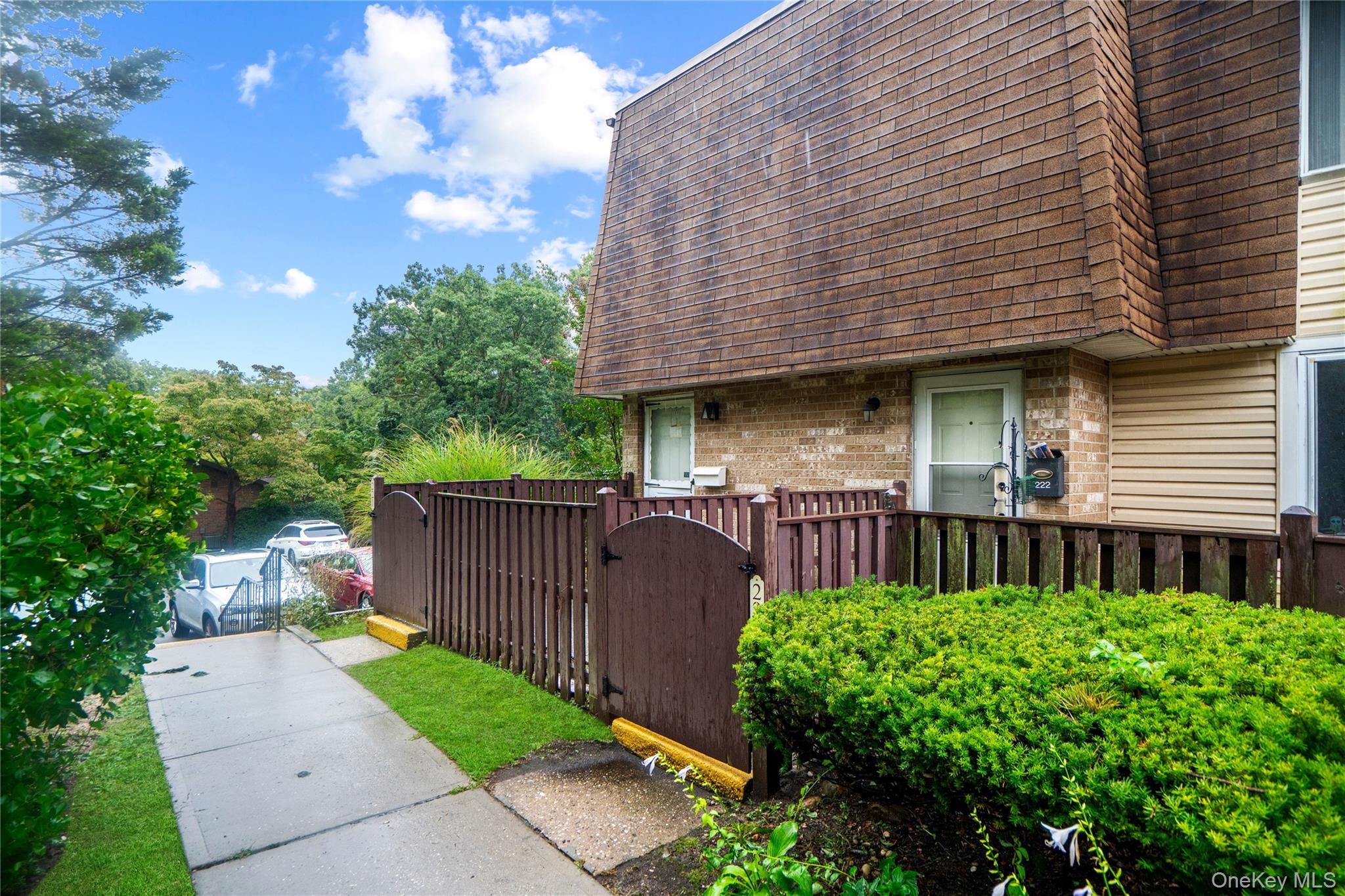 221 Sagamore Hills Drive, Unit 221 photo 2