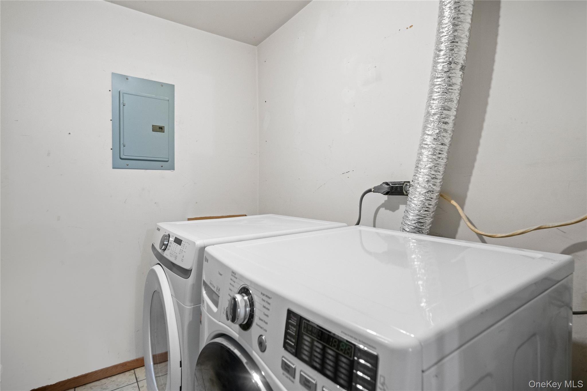 221 Sagamore Hills Drive, Unit 221 photo 18