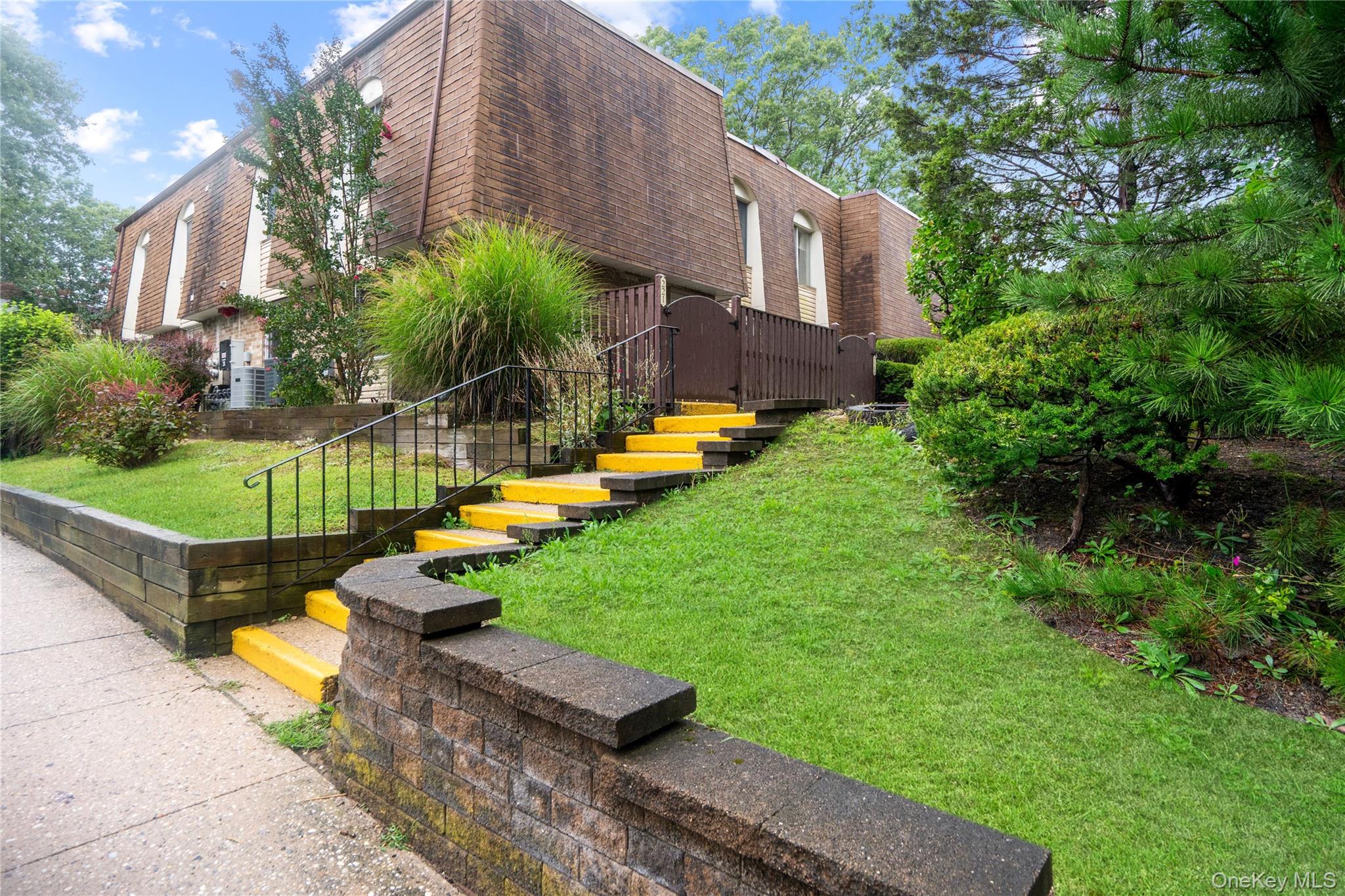 221 Sagamore Hills Drive, Unit 221 photo 20