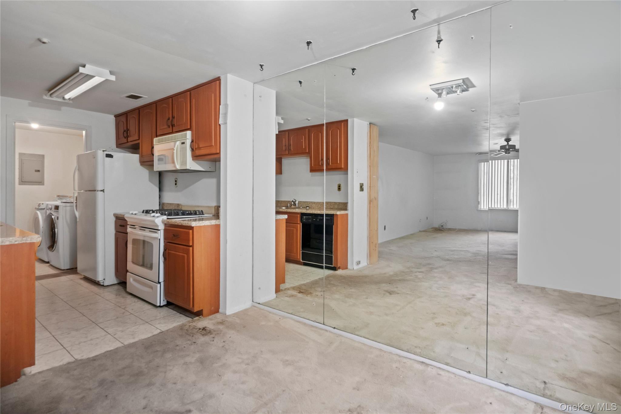 221 Sagamore Hills Drive, Unit 221 photo 12
