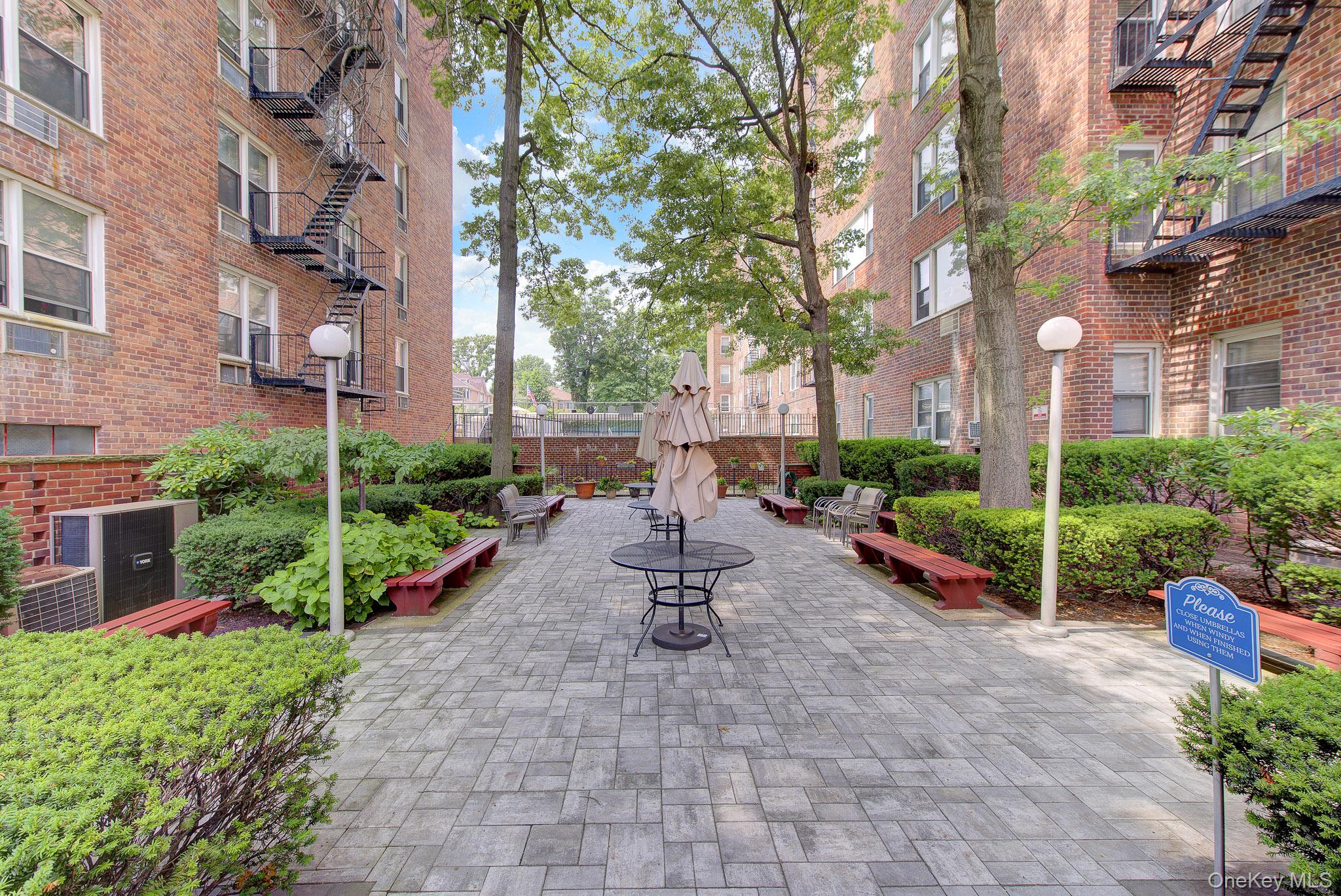 54-40 Little Neck Parkway, Unit 6G photo 5