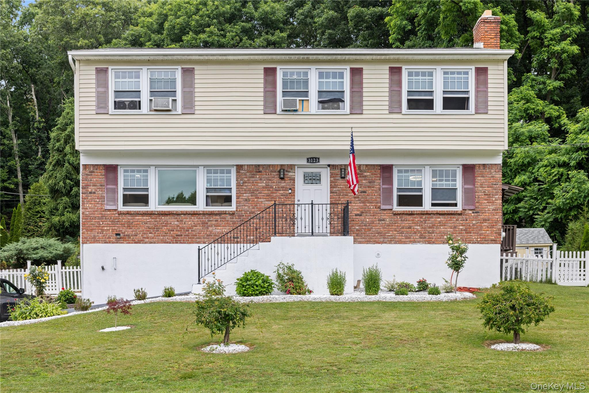 3123 Douglas Drive – For Sale