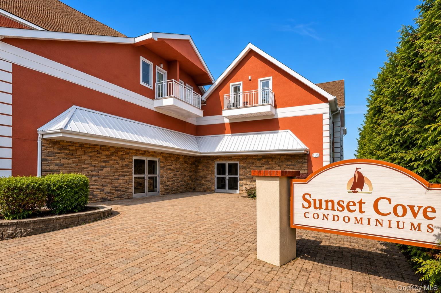 1490 Outlook Avenue, Unit 2S