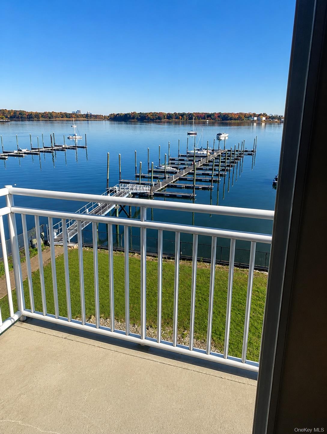 1490 Outlook Avenue, Unit 2S photo 9