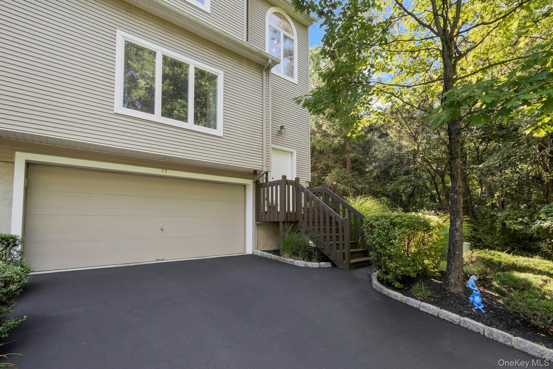 77 Leif Boulevard – For Sale photo 4