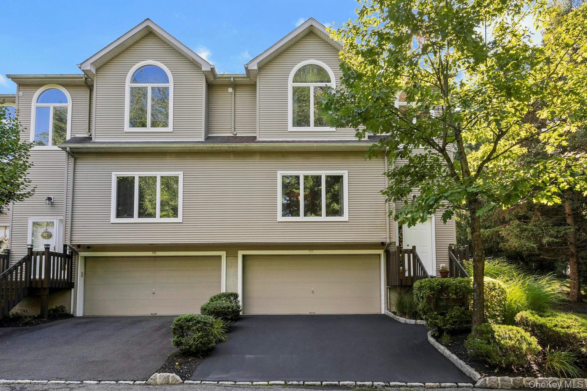 77 Leif Boulevard – For Sale
