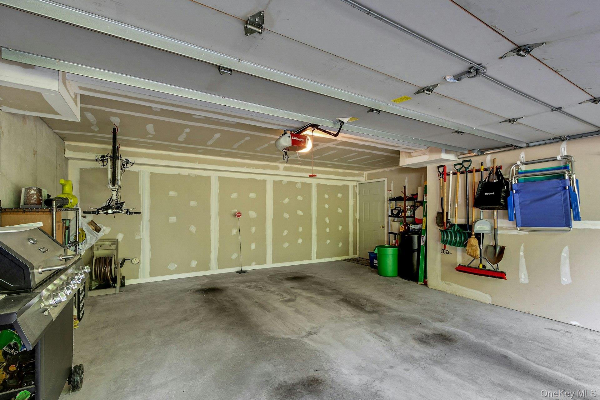 77 Leif Boulevard – For Sale photo 37