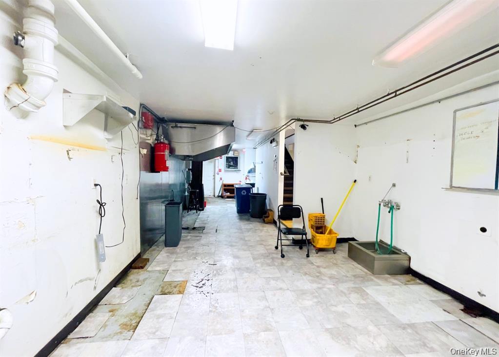 157 Larchmont Avenue, Unit Storefront photo 10