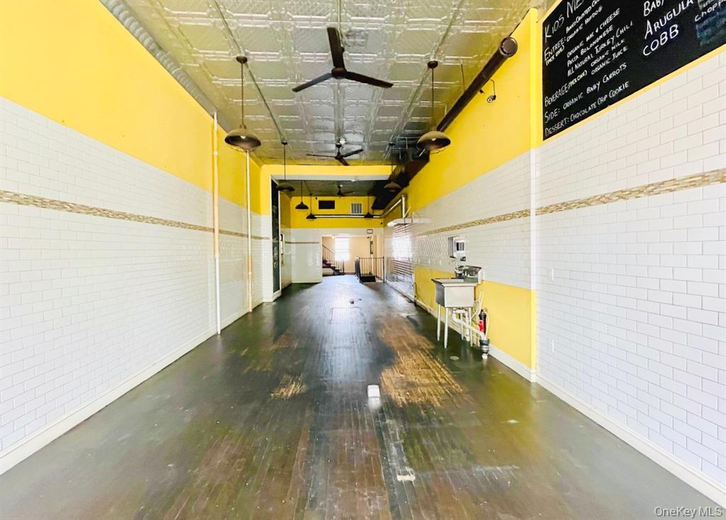 157 Larchmont Avenue, Unit Storefront photo 5