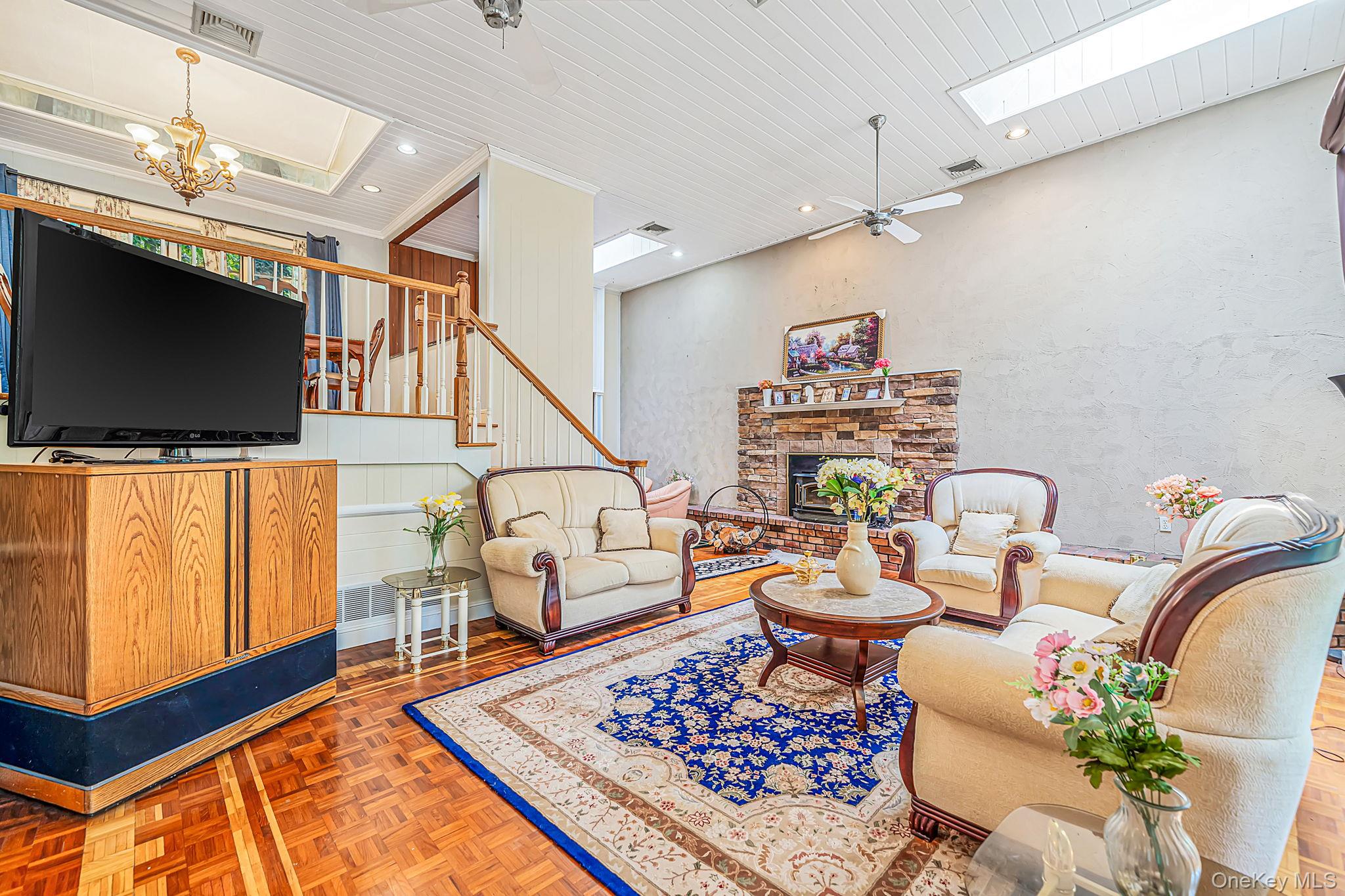 23 Colonial Drive – For Sale photo 11