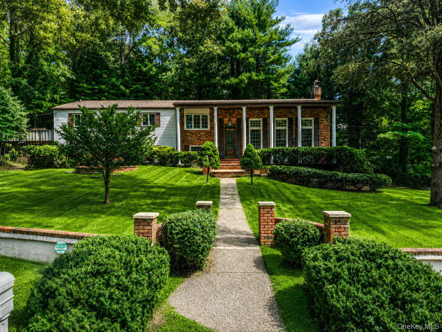 23 Colonial Drive – For Sale