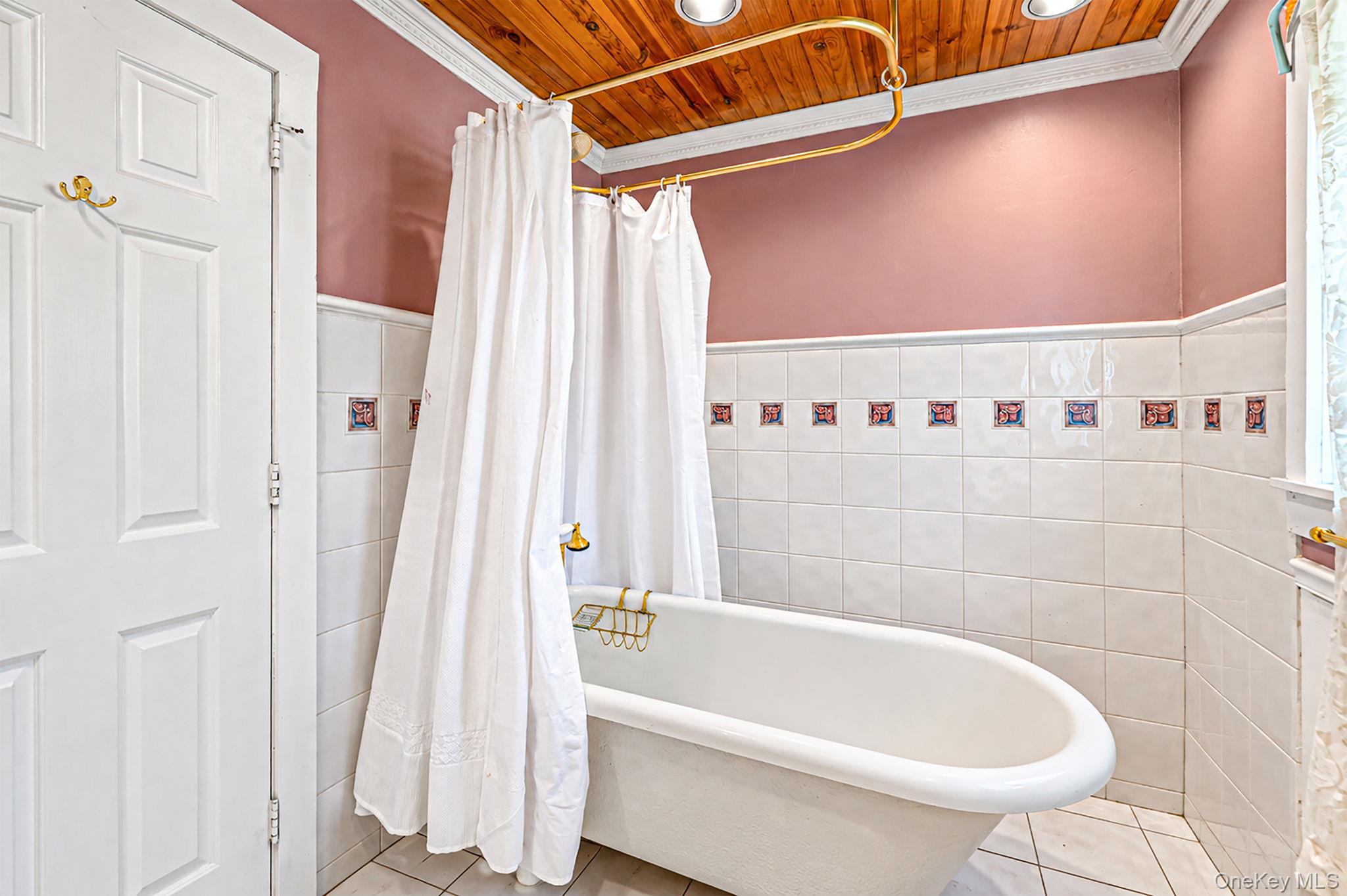 23 Colonial Drive – For Sale photo 28