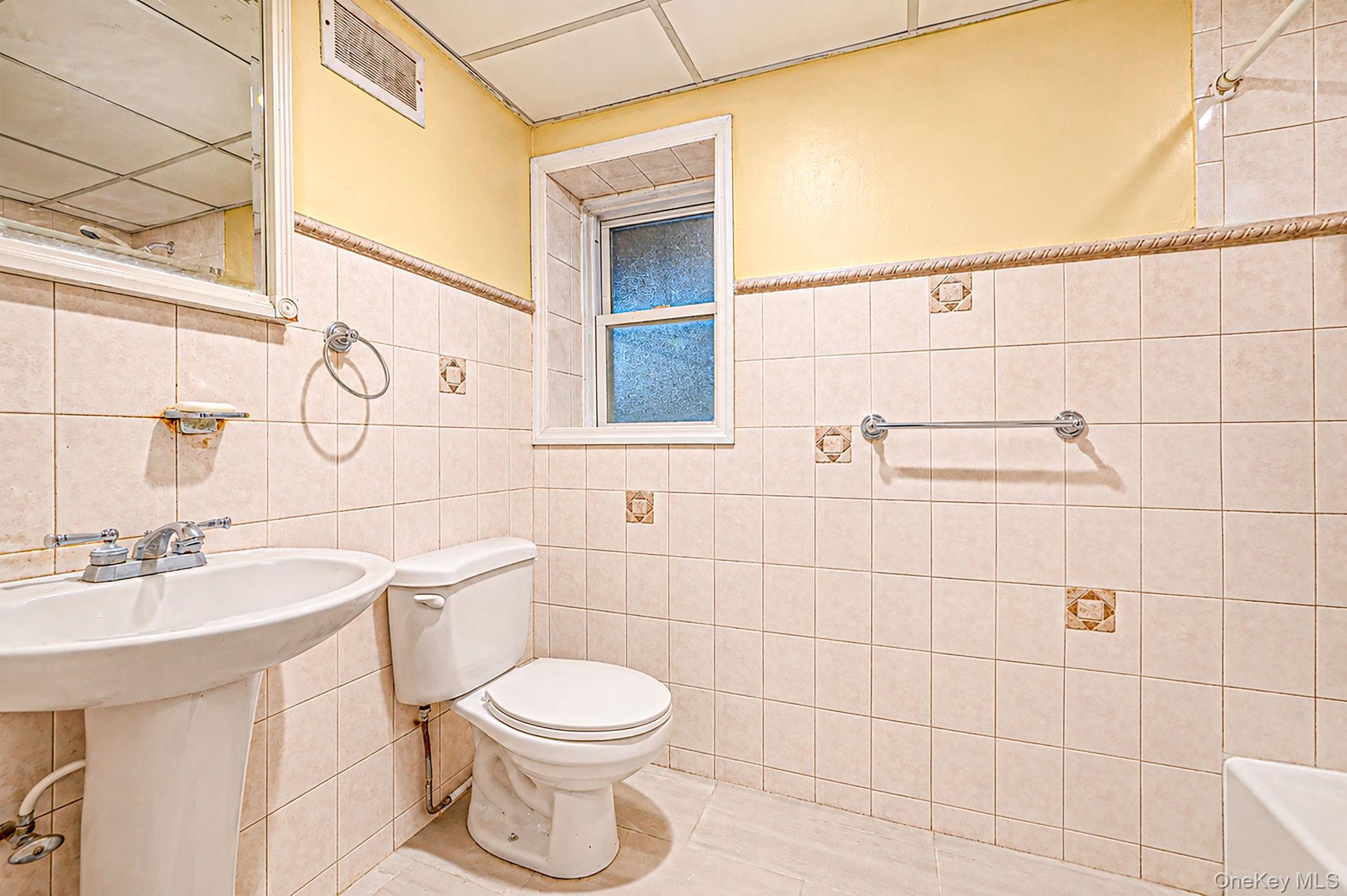23 Colonial Drive – For Sale photo 36
