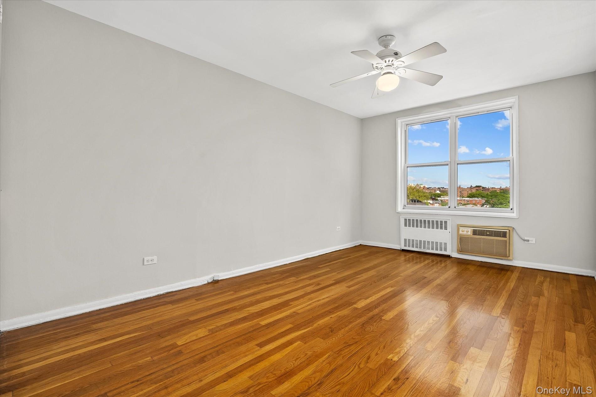 34-43 60 Street, Unit 4J photo 9