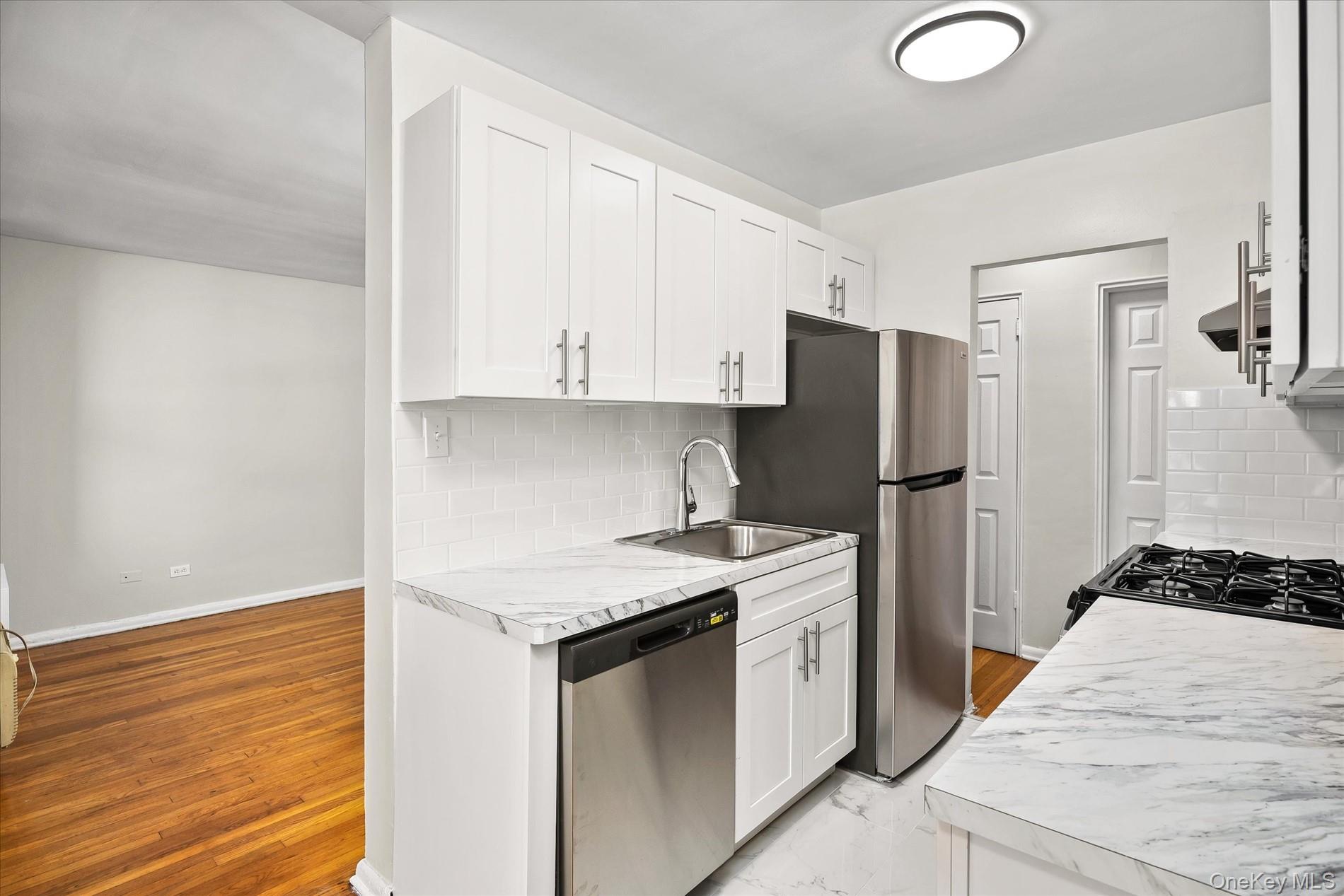 34-43 60 Street, Unit 4J photo 7
