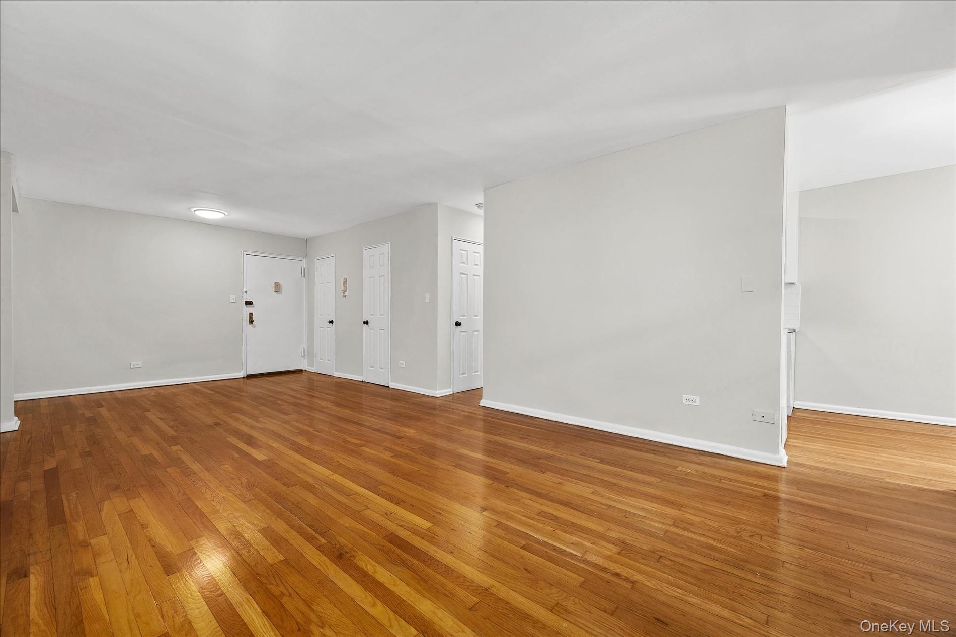 34-43 60 Street, Unit 4J photo 4