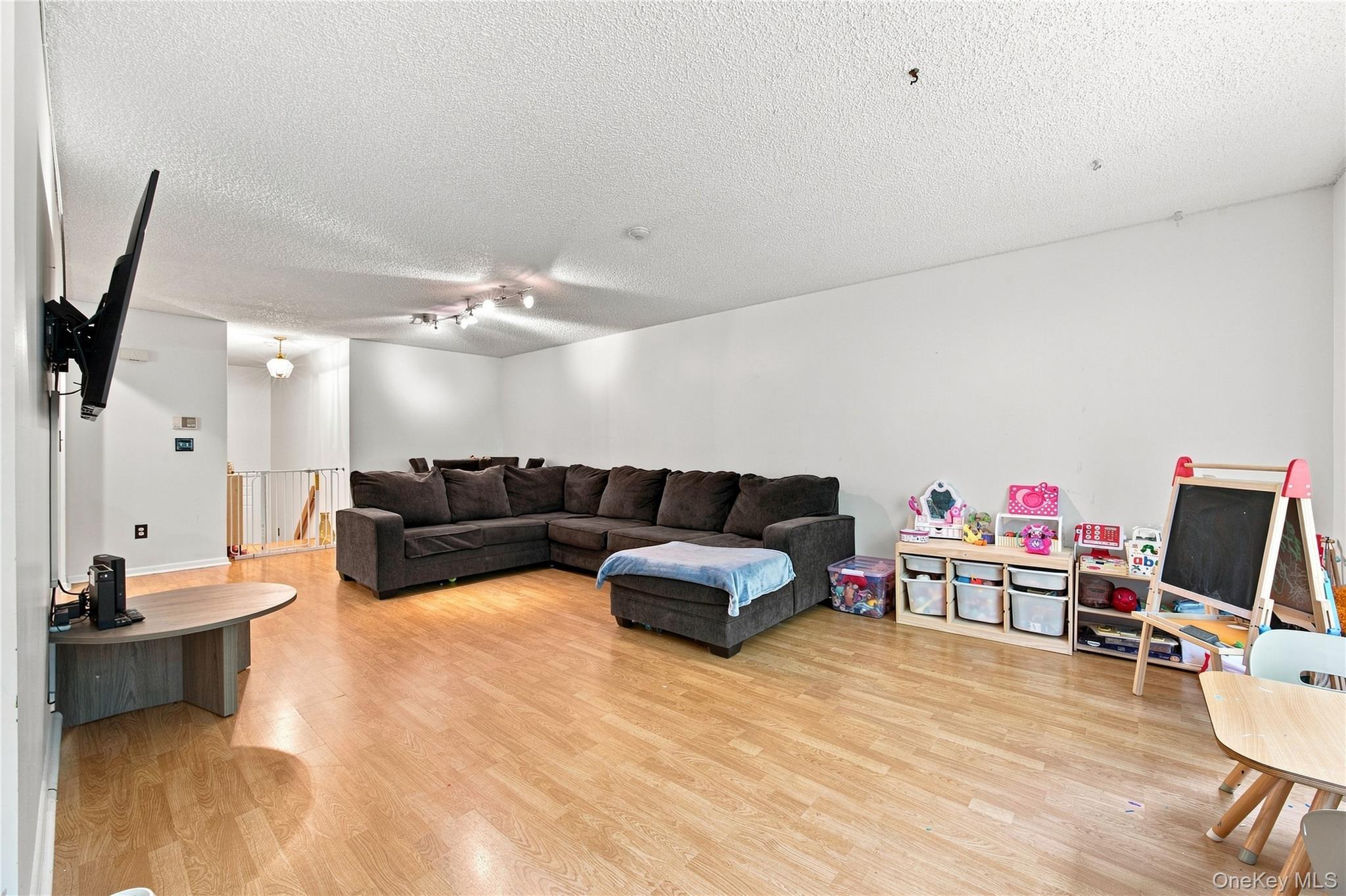 60 Eagle Ridge Way – For Sale photo 3