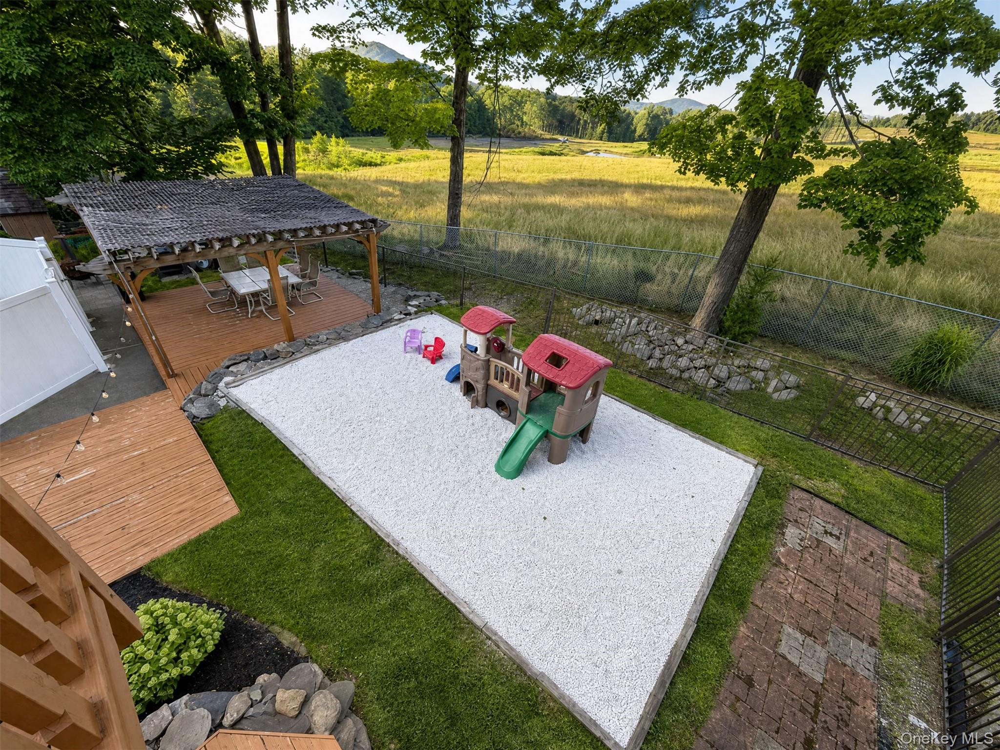 15 Arlington Drive – For Sale photo 28