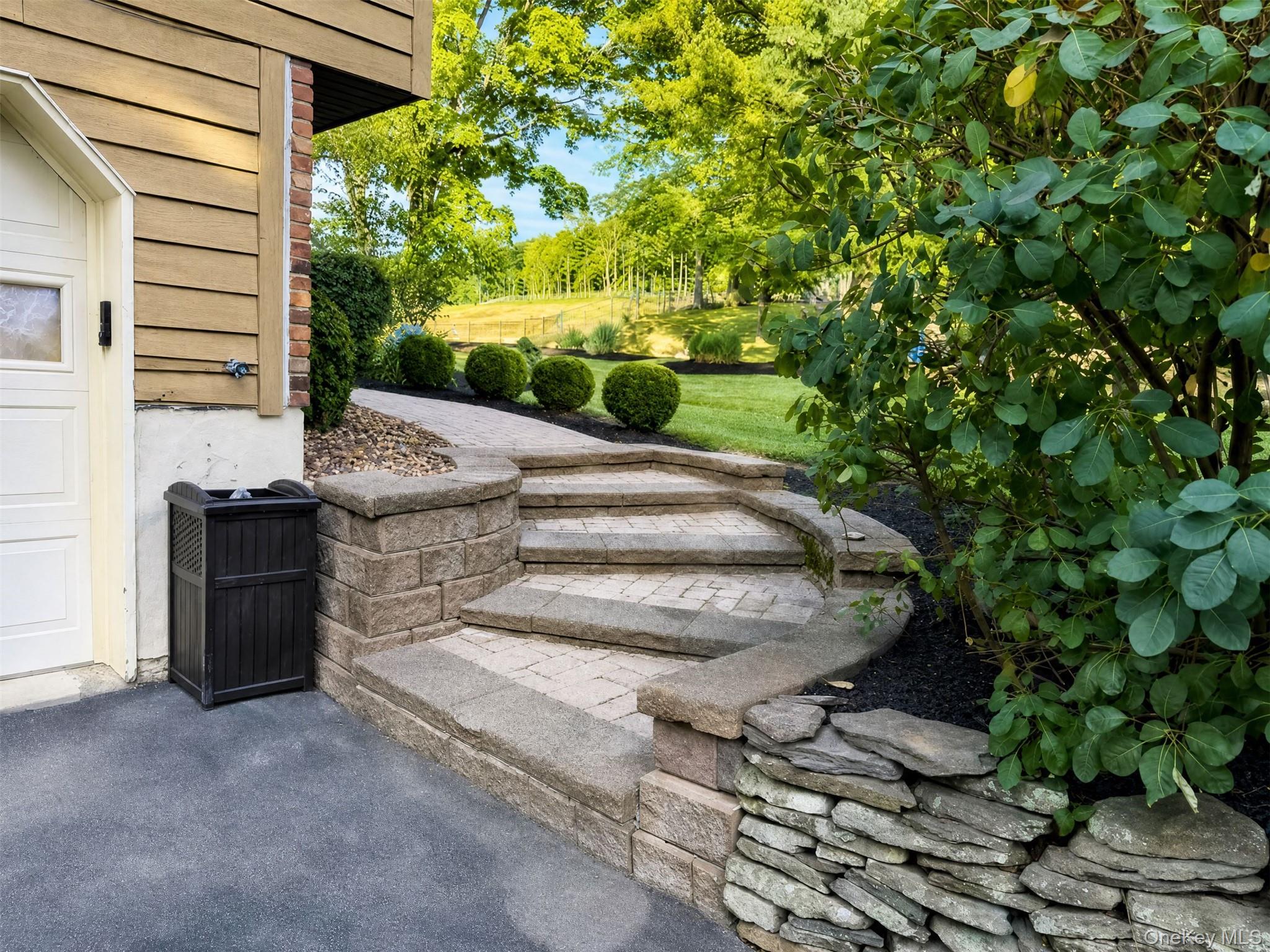 15 Arlington Drive – For Sale photo 22