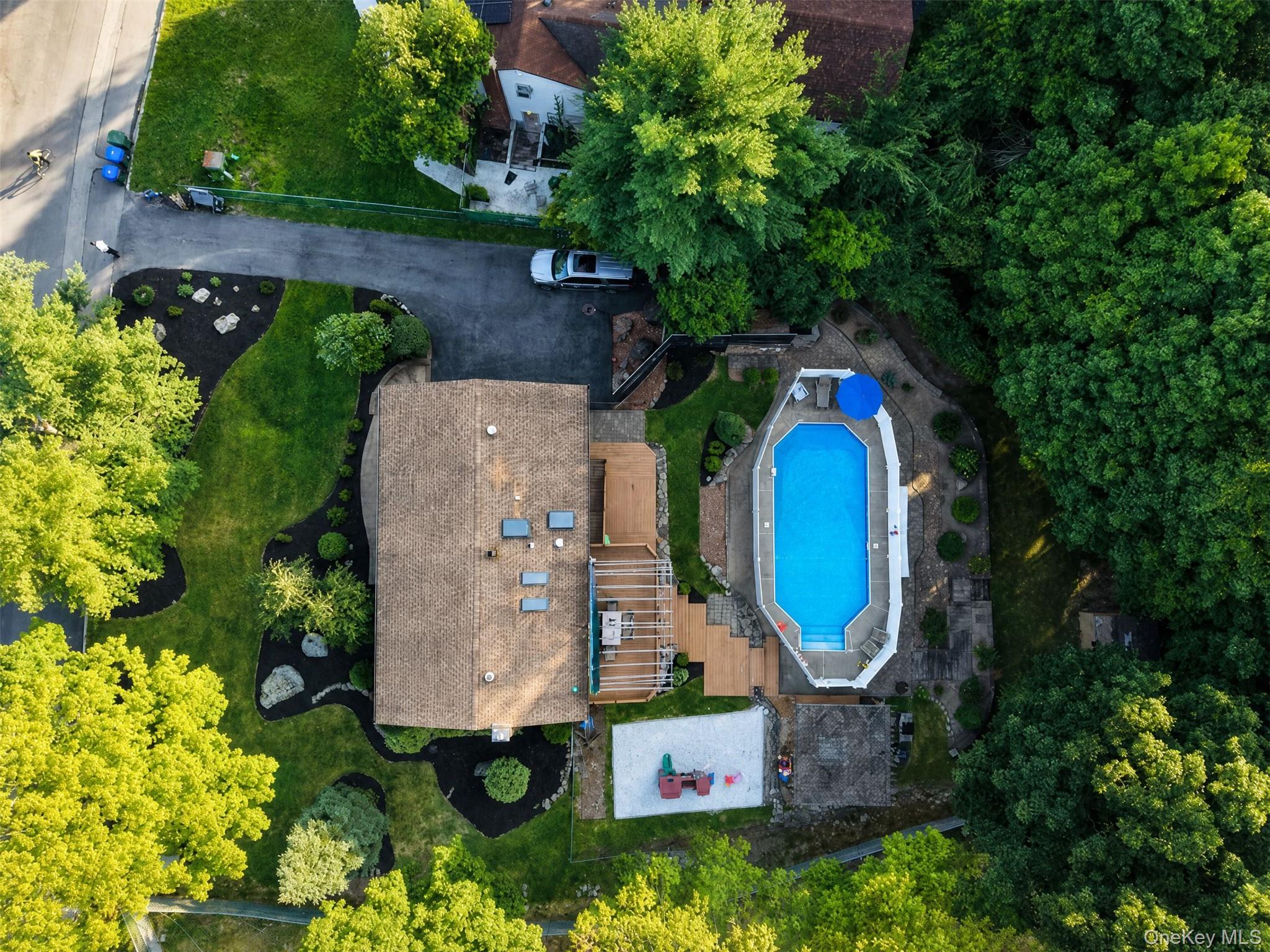 15 Arlington Drive – For Sale photo 2