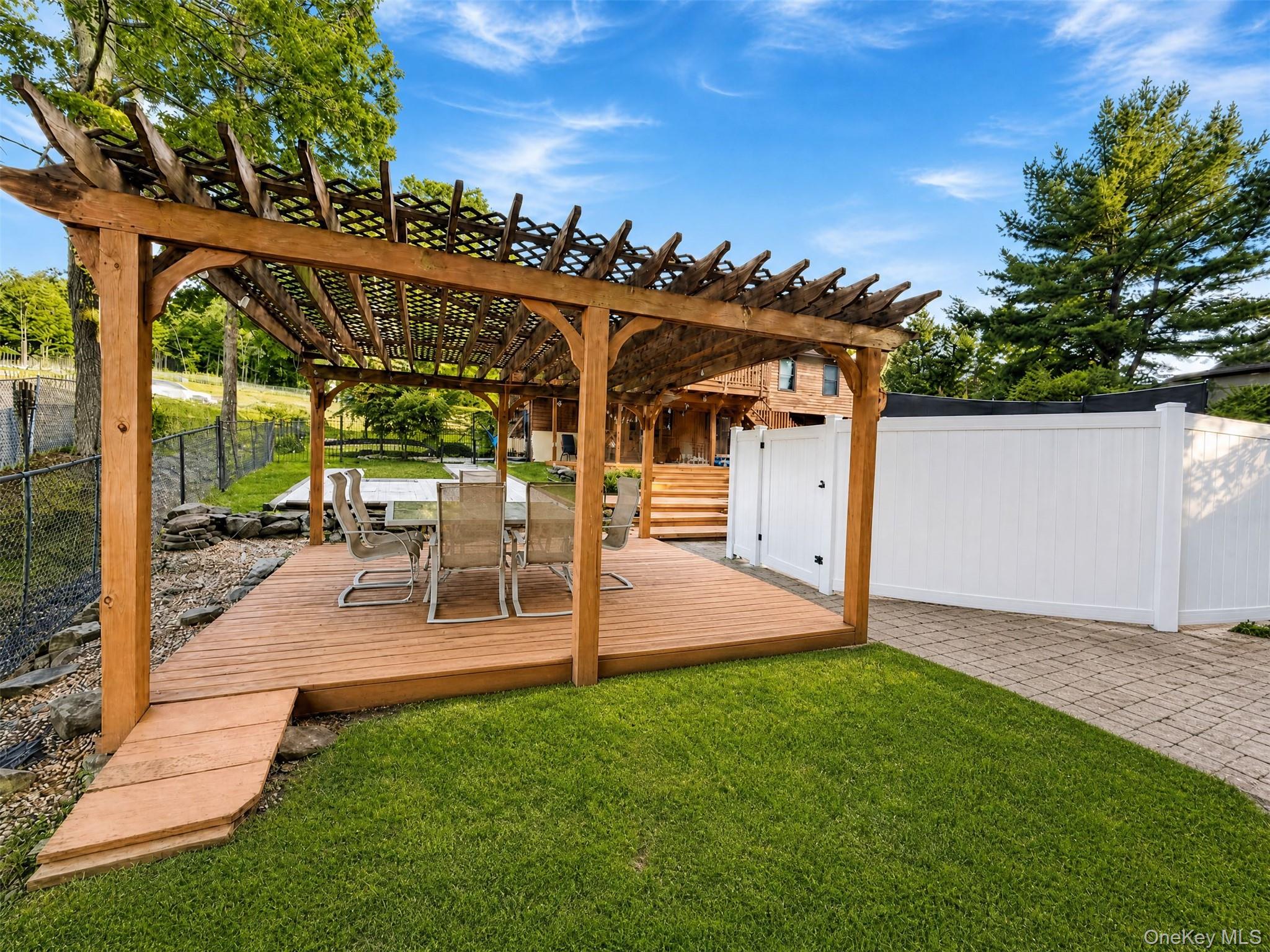 15 Arlington Drive – For Sale photo 32
