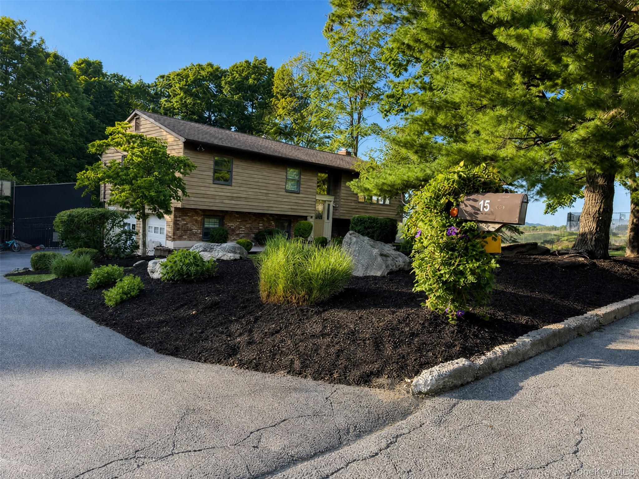15 Arlington Drive – For Sale photo 11